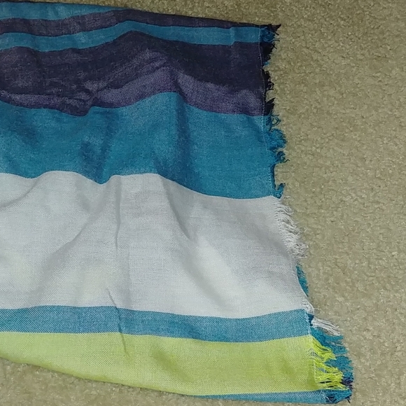 Scarf - Picture 3 of 4